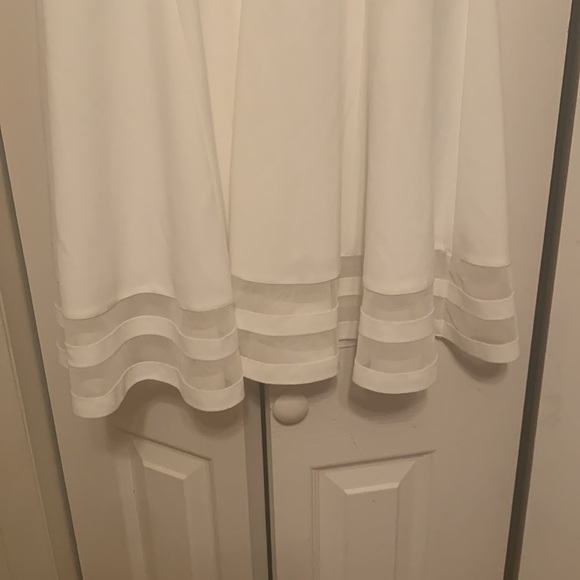 White sleeveless dress - Picture 4 of 4